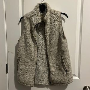 grey/beige Sherpa vest